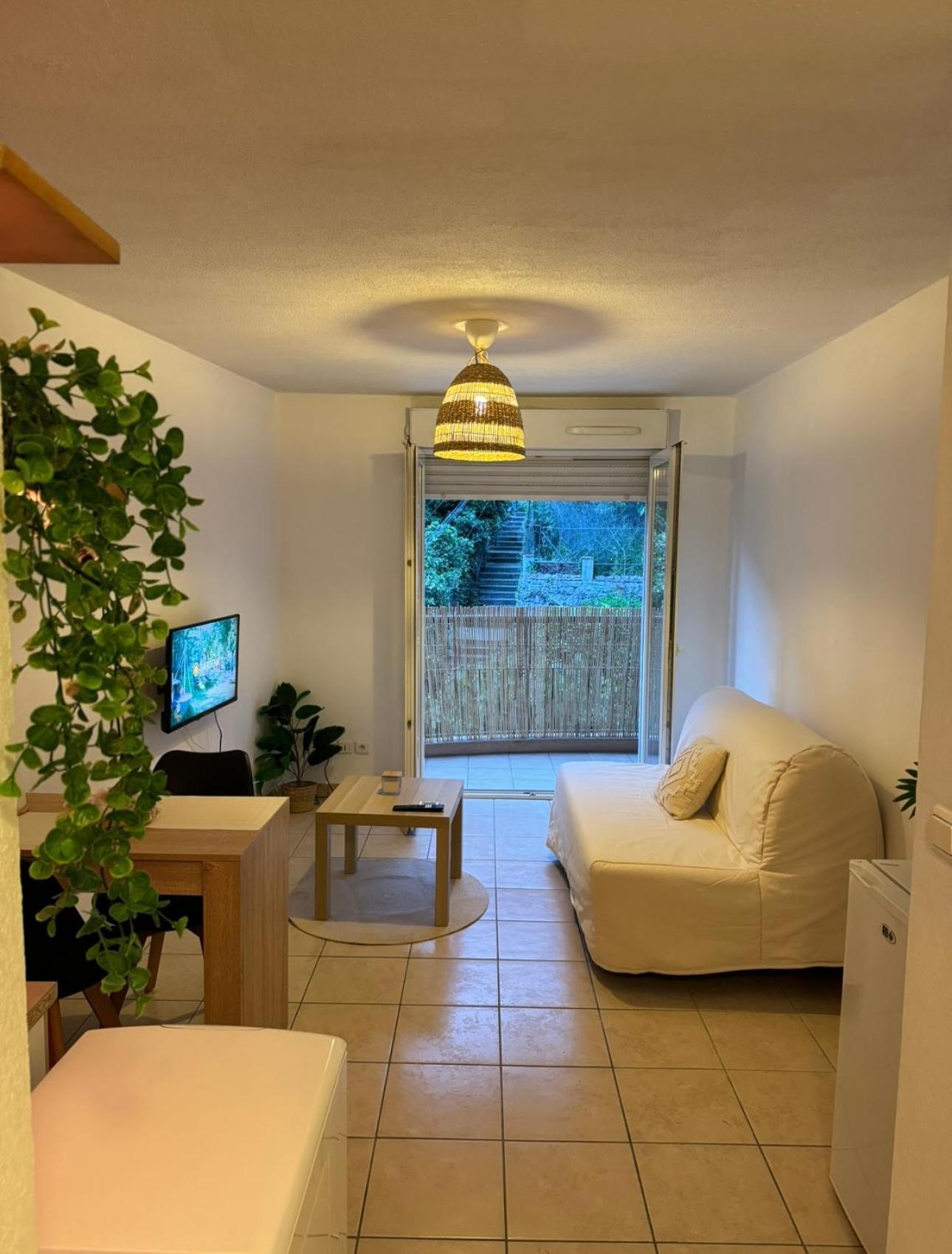 Studio Confortable Avec Vue Ница Екстериор снимка